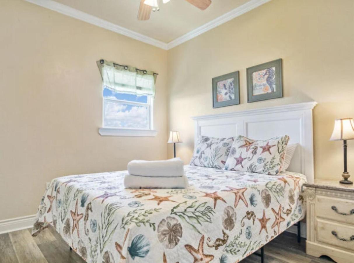 Fancy Nancy 2 Min Walk To Beach, Lyft, Pet-Friendly Bolivar Peninsula Exterior photo