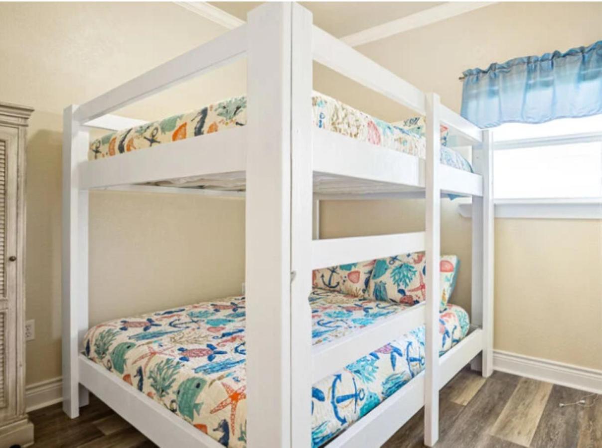 Fancy Nancy 2 Min Walk To Beach, Lyft, Pet-Friendly Bolivar Peninsula Exterior photo